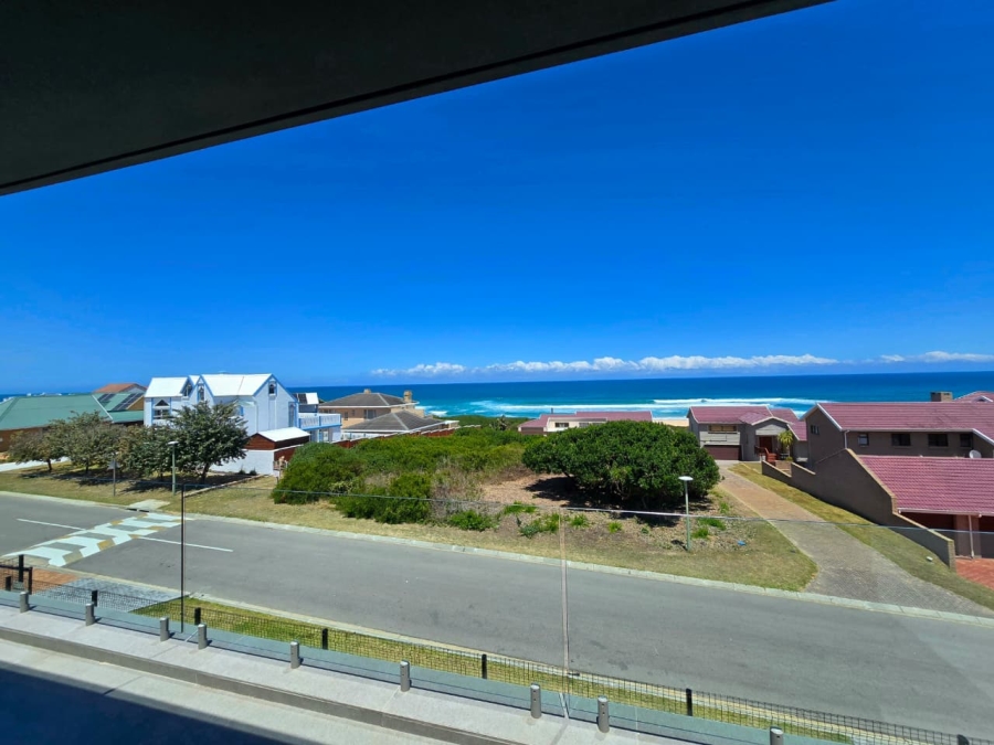 4 Bedroom Property for Sale in Outeniqua Strand Western Cape